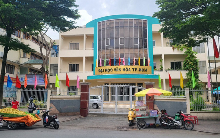 Một trường đại học trả lại hơn 272 triệu đồng phạt học viên học quá hạn