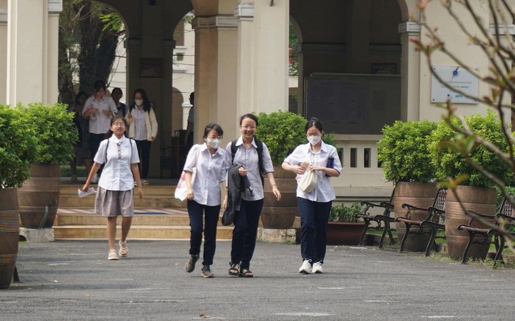 Mạng xã hội và giá trị của người trẻ vào đề thi học sinh giỏi văn quốc gia