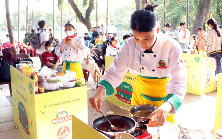 Hàng trăm học sinh TP.HCM tranh tài ‘vua đầu bếp’