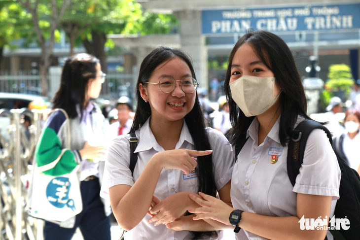 Đề thi chuyên văn vào lớp 10 Đà Nẵng được cả thí sinh và giáo viên đánh giá rất hay và thời sự - Ảnh: ĐOÀN NHẠN