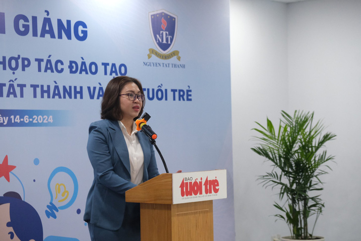 ThS Đặng Như Thảo - phó trưởng khoa Truyền thông sáng tạo, Trường đại học Nguyễn Tất Thành - đánh giá đây là cột mốc lịch sử trong đào tạo truyền thông - Ảnh: NGỌC PHƯỢNG