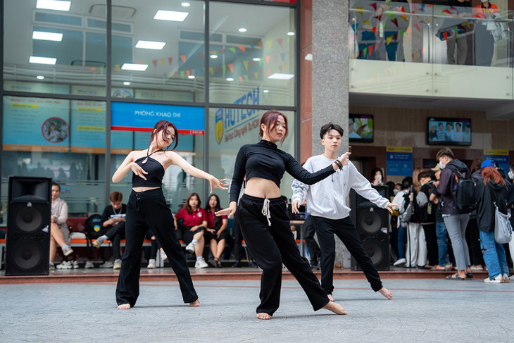 Học tại HUTECH, sinh viên có điều kiện phát triển toàn diện