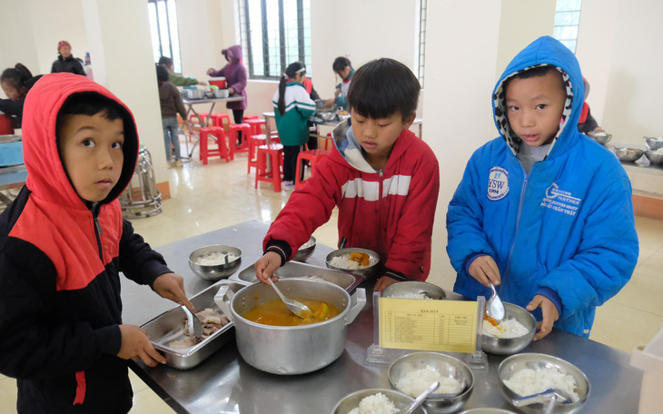 Phụ huynh tố lớp mầm non cắt xén suất ăn của con thành cháo trắng, phòng giáo dục nói gì? - Ảnh 5.