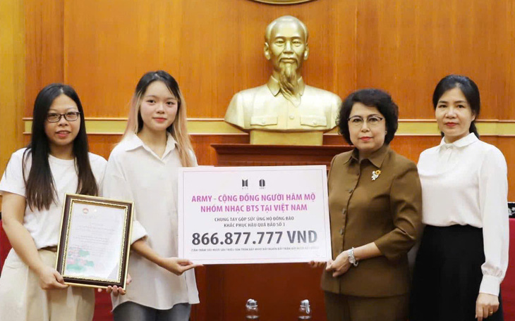 Trường đại học Ngoại thương nhận chúc mừng khai giảng bằng mã QR của Mặt trận Tổ Quốc Việt Nam - Ảnh 2.