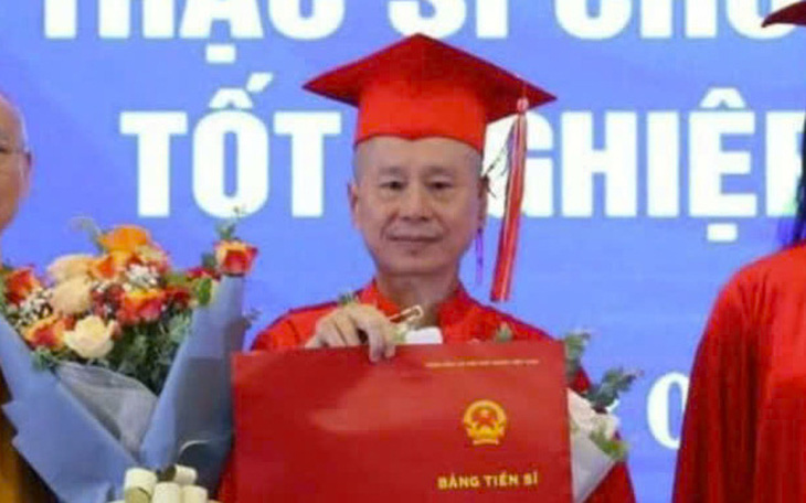 Các trường đại học sẽ sớm thu hồi bằng đại học, tiến sĩ của ông Vương Tấn Việt - Ảnh 4.