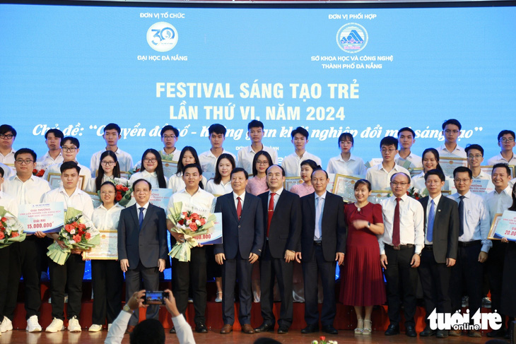 Thích thú với mực hữu cơ, bộ lọc nước… tại Festival Sáng tạo trẻ Đà Nẵng - Ảnh 4.