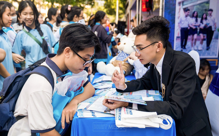 Thí sinh đăng ký xét tuyển vào Trường đại học Y Dược TP.HCM liên tục tăng - Ảnh 6.