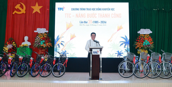 Tập đoàn TTC trao 568 suất học bổng đến học sinh tỉnh Bến Tre - Ảnh 5.