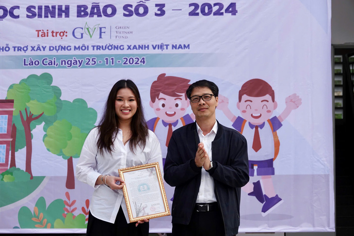 100 suất học bổng “Ngăn dòng bỏ học” được trao cho học sinh nơi rẻo cao Lào Cai - Ảnh 5.