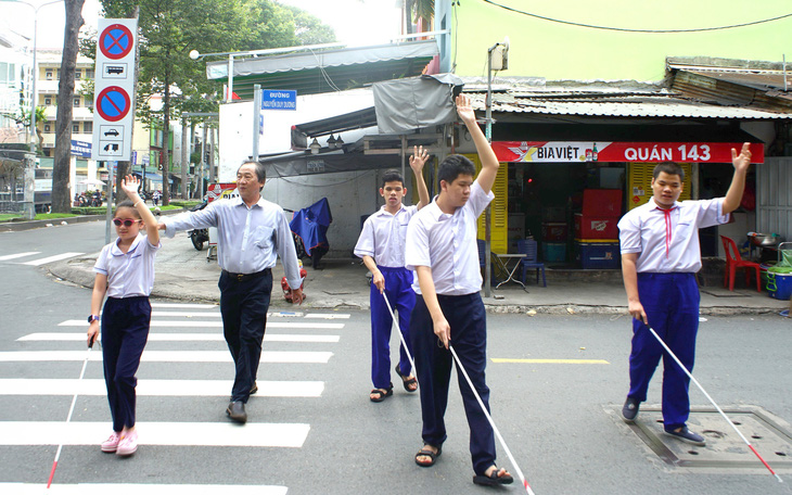 Học sinh khiếm thị thích thú học mô hình toán - Ảnh 3.