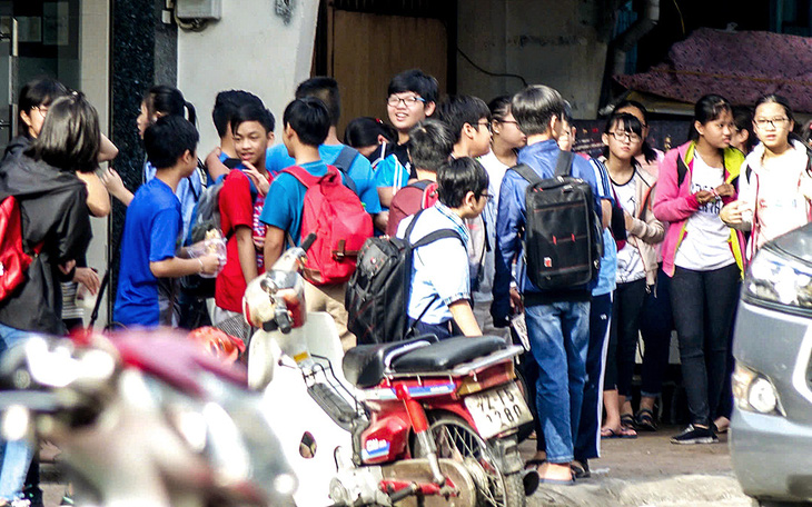 Quy định mới về dạy thêm sắp có hiệu lực: Nơi ngưng dạy 'nghe ngóng', nơi tìm cách... lách - Ảnh 3.