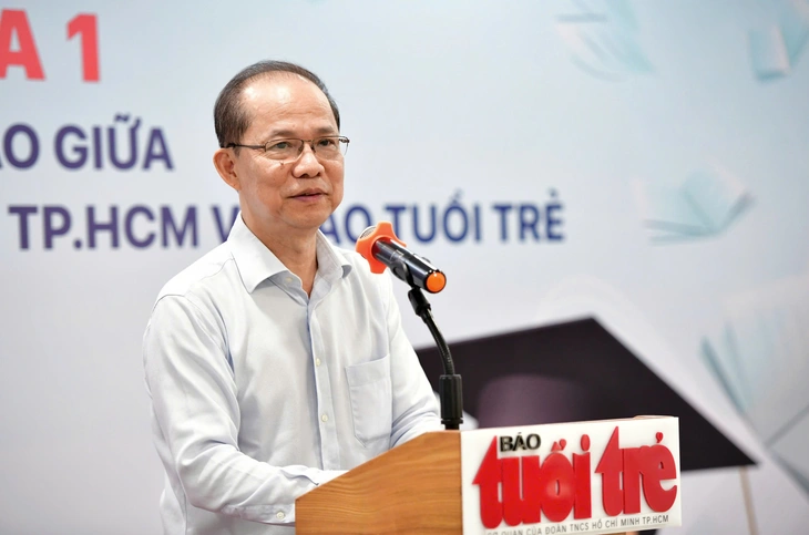 Sinh viên Trường đại học Kinh tế - tài chính TP.HCM bắt đầu học tại báo Tuổi Trẻ - Ảnh 2.