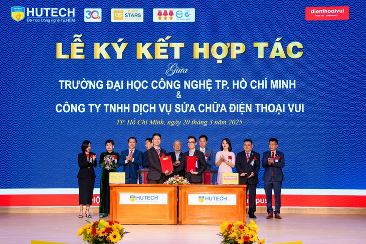 HUTECH Alumni Job Fair 2025: Cầu nối cựu sinh viên và thế hệ sau - Ảnh 2.