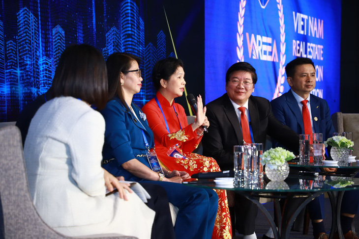 Bà Nguyễn Thị Hoài Phương - hiệu trưởng Trường đại học Bà Rịa - Vũng Tàu cho rằng việc đào tạo ngành bất động sản có nhiều khó khăn khi doanh nghiệp chưa tham gia vào quá trình đào tạo - Ảnh: MG