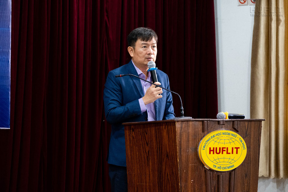 TS Nguyễn Anh Tuấn - hiệu trưởng HUFLIT - chia sẻ tại ngày hội