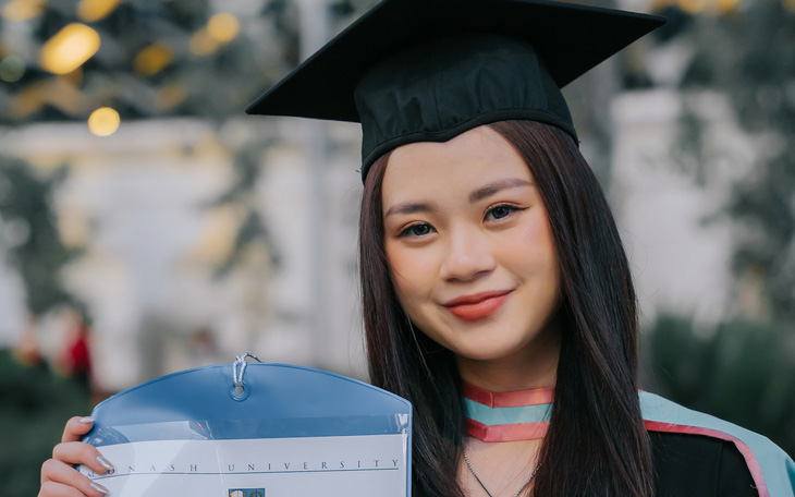 Nữ sinh Việt giành học bổng toàn phần tiến sĩ ở tuổi 22